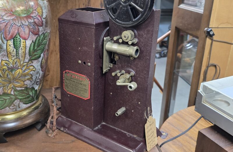 1930’s Kodatoy(Kodak) 16mm Mono Projector – #B010