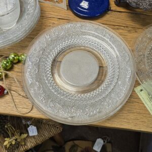 Set of 4 Victorian Glass Dinnerware - Dinner Plates