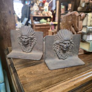Pair Chief Bookends