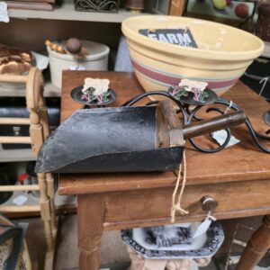 Scooper - Metal and Wooden